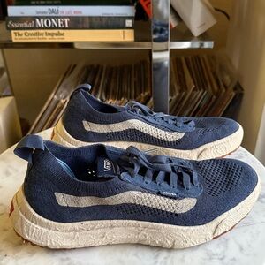 Vans ultrarange Navy and Cream Knit Sneakers